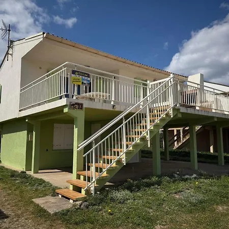 Pour 7 Personnes A 100m De La Avec Terrasse Et Parking A - Fr-1-784-5 Gruissan