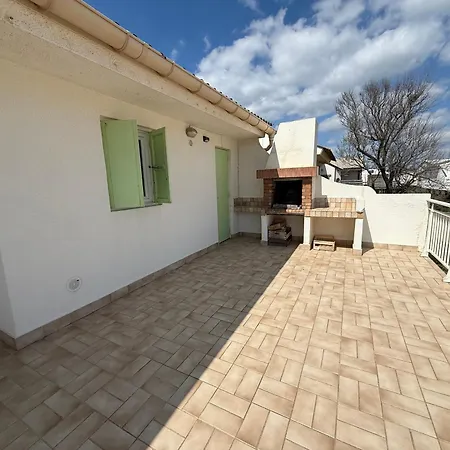 Chalet Pour 7 Personnes A 100m De La Avec Terrasse Et Parking A - Fr-1-784-5 *