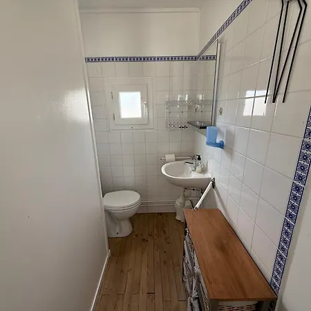 Chalet Pour 7 Personnes A 100m De La Avec Terrasse Et Parking A - Fr-1-784-5 Gruissan
