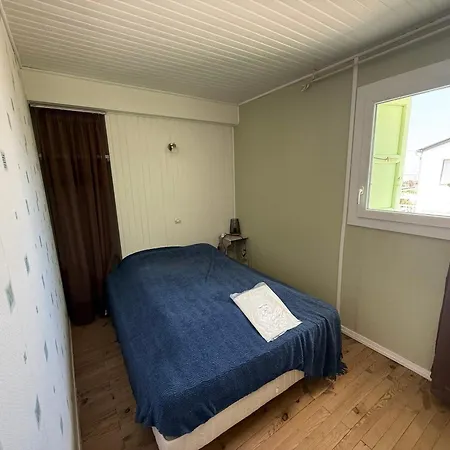 Pour 7 Personnes A 100m De La Avec Terrasse Et Parking A - Fr-1-784-5 *